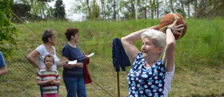 Studenci RUTW zapraszają seniorów na spartakiadę - Zdjęcie główne