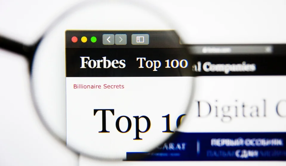  Właściciel  sieci „Dino” spadł w rankingu. Lista 100 Najbogatszych Polaków „Forbesa” 2022 - Zdjęcie główne