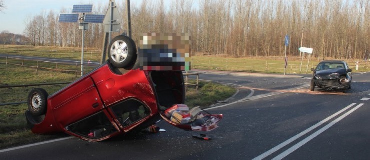 Wypadek w Annopolu, cztery osoby poszkodowane - Zdjęcie główne