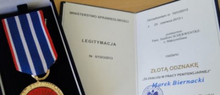 Złota odznaka dla rawiczanina - Zdjęcie główne