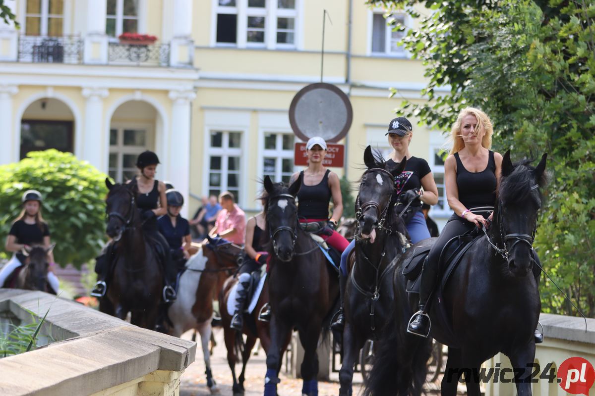 Otwarcie wiaty turystycznej w Osieku