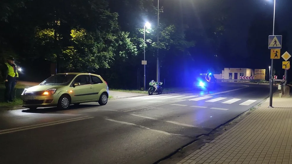 Rawicz. Kolizja pod "trójką". Ucierpiał motorowerzysta - Zdjęcie główne