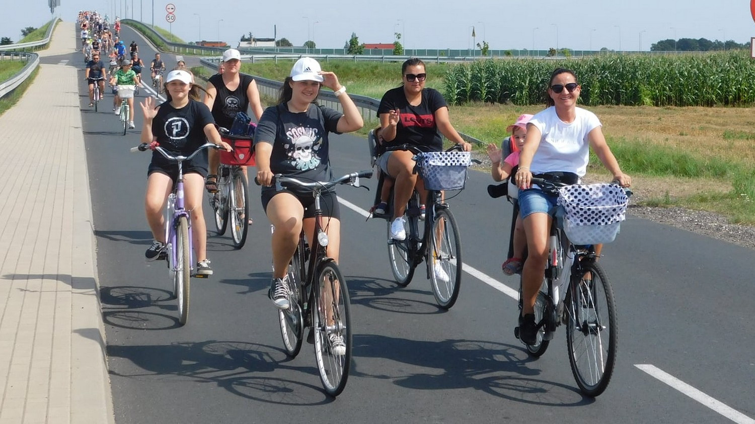 Wakacyjna Rowerówka. 200 osób wsiadło na rowery - Zdjęcie główne