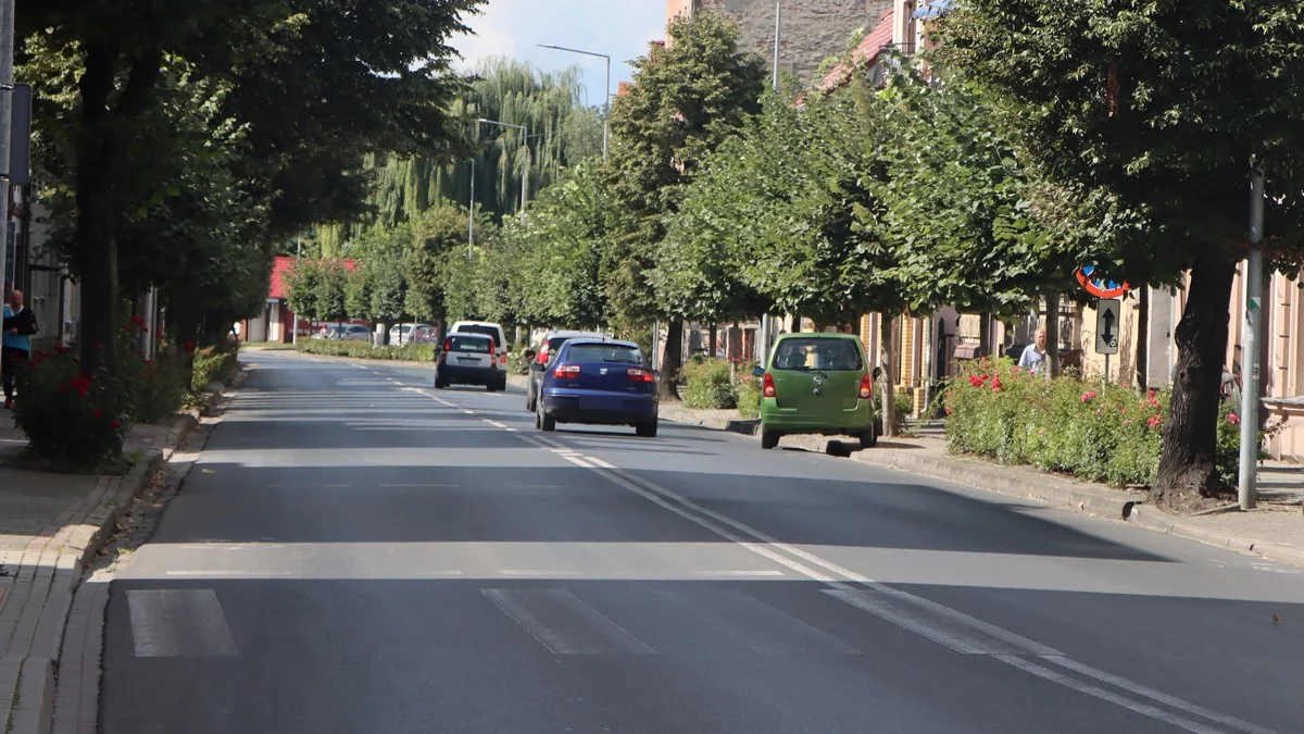 Mieszkańcy interweniowali w sprawie ścieżki pieszo-rowerowej przy ul. Piłsudskiego w Rawiczu - Zdjęcie główne