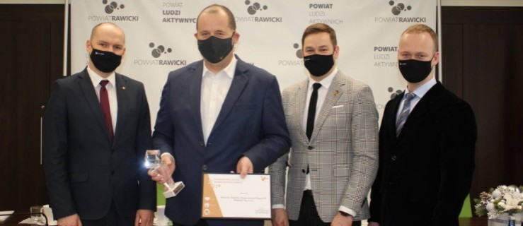 Włodarze powiatu wręczyli Laury. Kto je otrzymał? - Zdjęcie główne