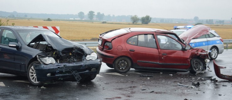 Auta rozbite. Jedna osoba w szpitalu [AKTUALIZACJA] - Zdjęcie główne