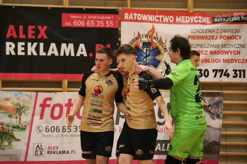 RAF Futsal Rawicz ponownie przegrał w meczu wyjazdowym. Istna kanonada w Skokach - Zdjęcie główne