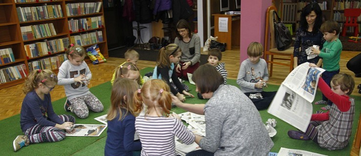 Walka na śnieżki w bibliotece - Zdjęcie główne