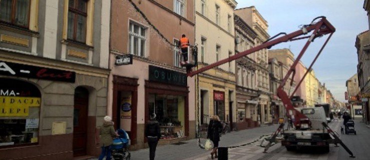 Rocznie 25 tys. zł za obsługę i magazynowanie ozdób świątecznych   - Zdjęcie główne