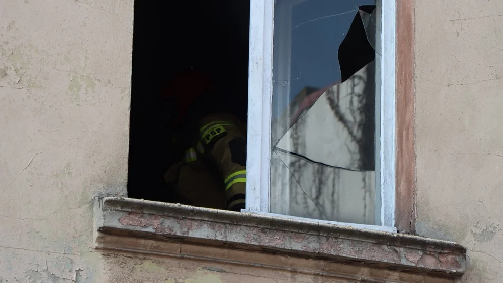 Pożar w kamienicy w centrum Rawicza [ZDJĘCIA, FILM] - Zdjęcie główne