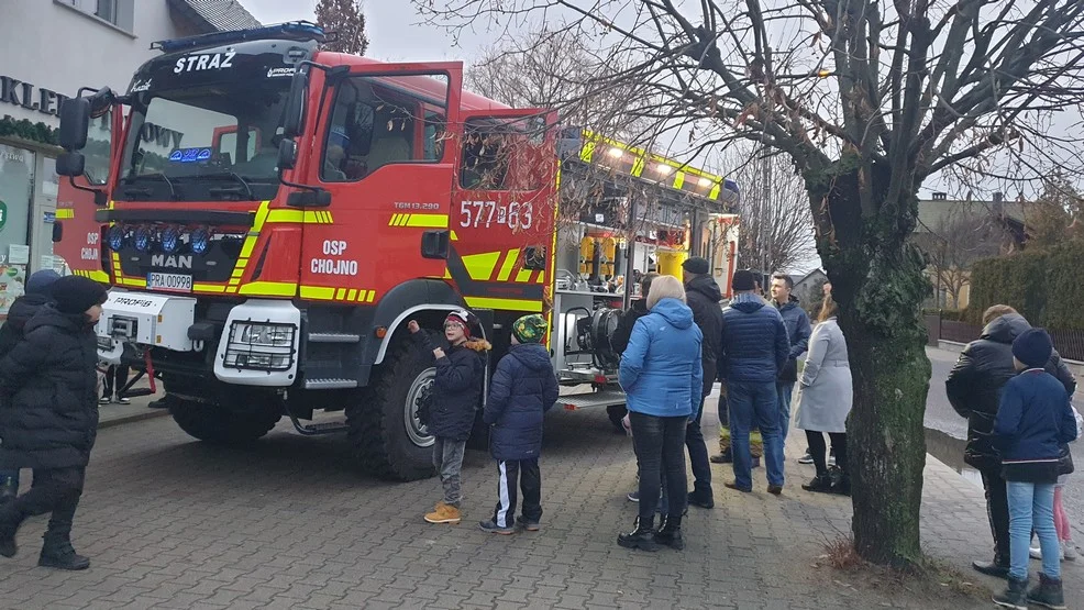 Wóz bojowy strażaków z Chojna "odwiedził" Golejewo - Zdjęcie główne