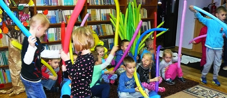 Urodziny Kubusia Puchatka w rawickiej bibliotece - Zdjęcie główne