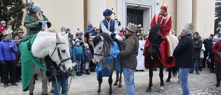 Orszak Trzech Króli przeszedł ulicami Rawicza - Zdjęcie główne