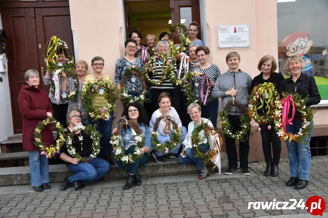Florystka Katarzyna Świtalska w Miejskiej Bibliotece Publicznej w Bojanowie opowiedziała o swojej pasji - Zdjęcie główne