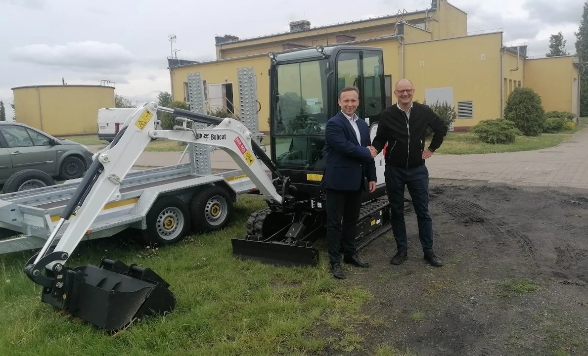 W Bojanowie za rządową dotację kupili minikoparkę. Sprzęt trafił do ZWIK-u - Zdjęcie główne