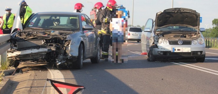 Zderzenie samochodów na zjeździe z "ekspresówki" [FOTO] - Zdjęcie główne