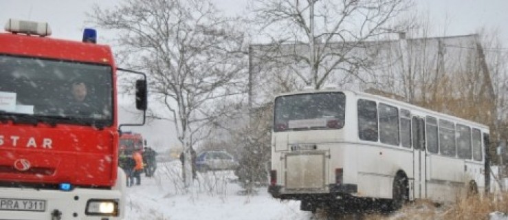 Bojanowo. Autobus kontra osobówka [WIDEO, ZDJĘCIA] - Zdjęcie główne
