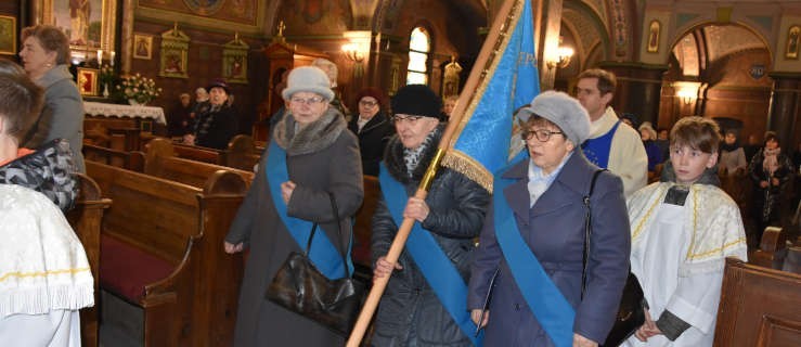 Maryjny sztandar w podziękowaniu za nawiedzenie - Zdjęcie główne