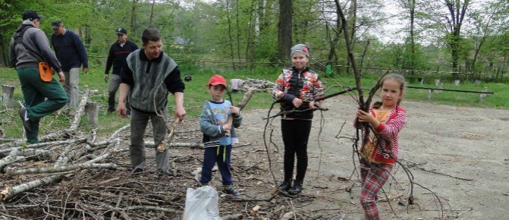 Mieszkańcy porządkowali park - Zdjęcie główne