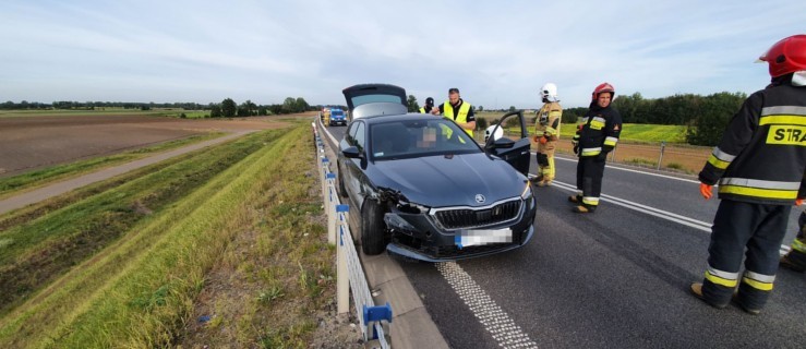 Wypadek na obwodnicy Rawicza. Auto uderzyło w bariery - Zdjęcie główne