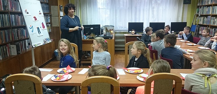 Warsztaty literacko-plastyczne w bibliotece - Zdjęcie główne