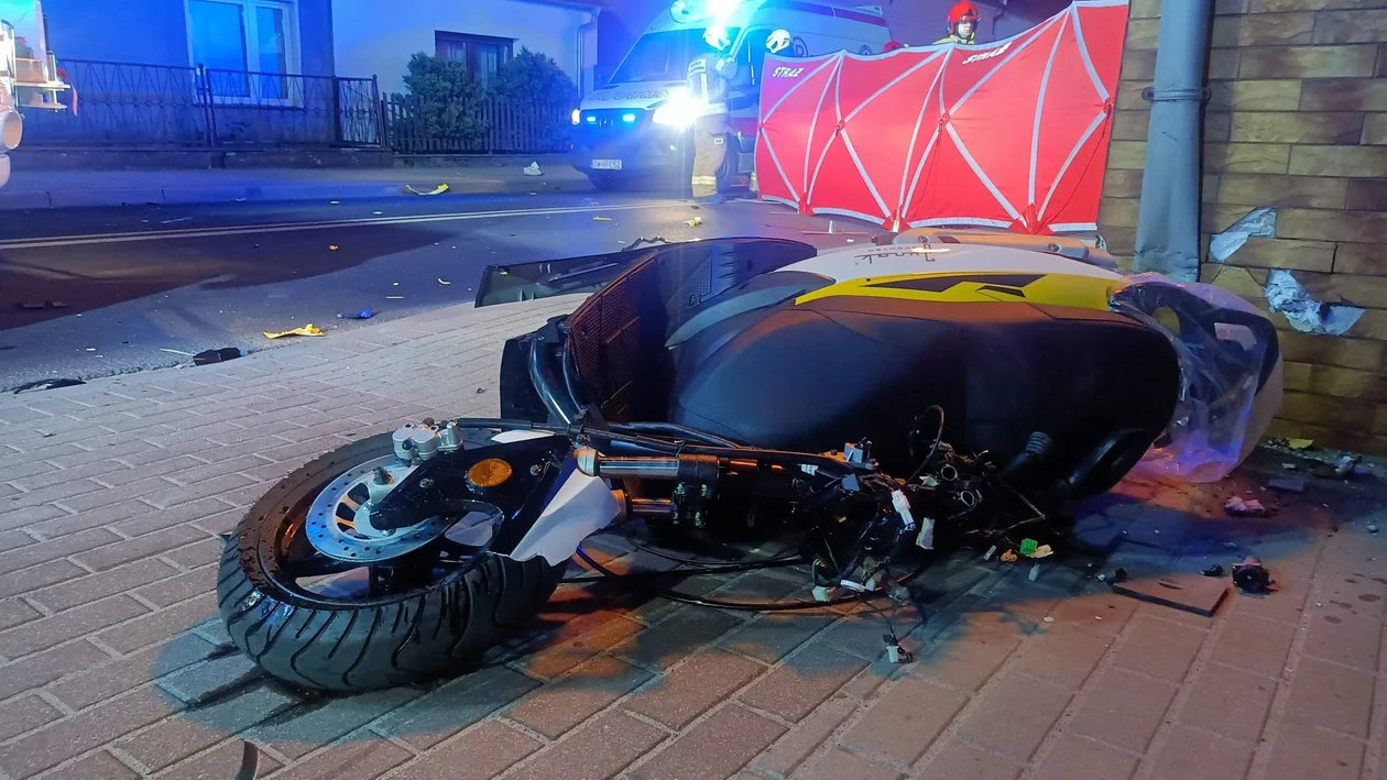 Wypadek w Miejskiej Górce. Motorowerzysta trafił do szpitala [ZDJĘCIA] - Zdjęcie główne