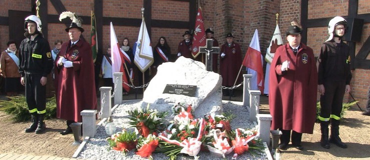 W Jutrosinie odsłonili pomnik ku czci ofiar Katynia i Smoleńska - Zdjęcie główne