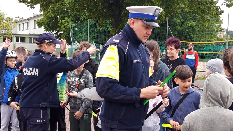 Rawicz. Czwartoklasiści przystąpili do egzaminu pod okiem policjantów. Jak poszło uczniom? - Zdjęcie główne