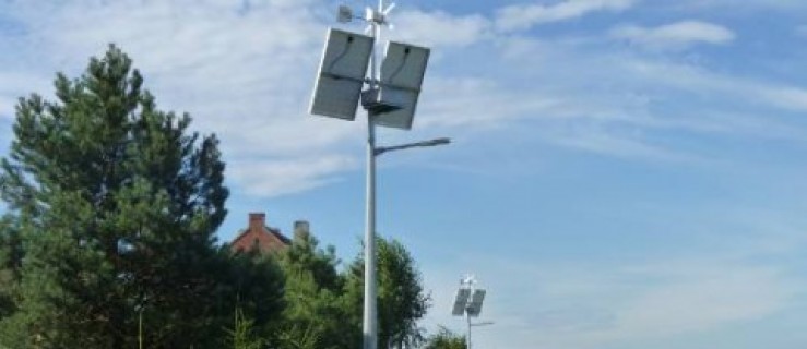 Lampy solarne już świecą - Zdjęcie główne