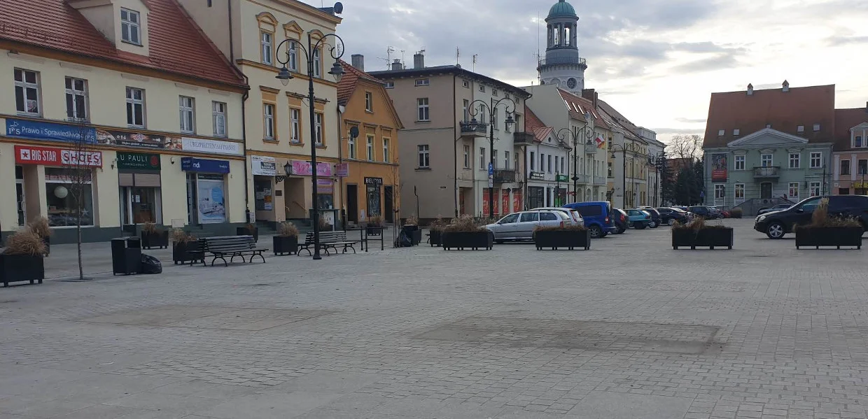 Drewniane budki zniknęły z rawickiego rynku - Zdjęcie główne