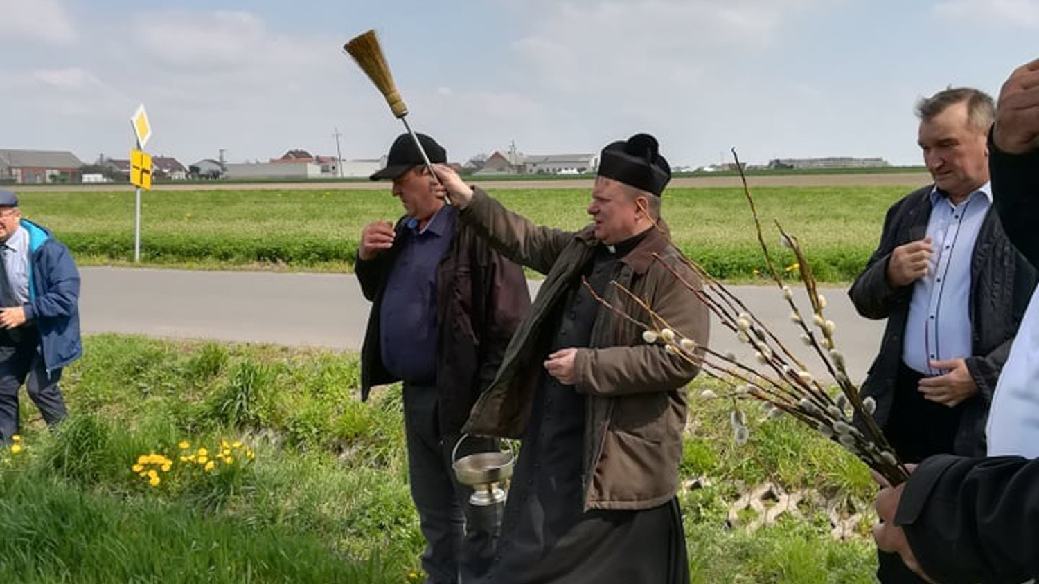 Tradycyjne święcenie pól (FOTO) - Zdjęcie główne