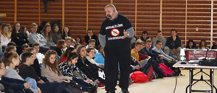 Spotkanie profilaktyka z licealistami [FOTO] - Zdjęcie główne