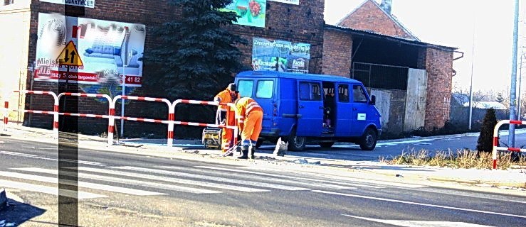 Barierki przy Biedronce były i już ich nie ma  - Zdjęcie główne