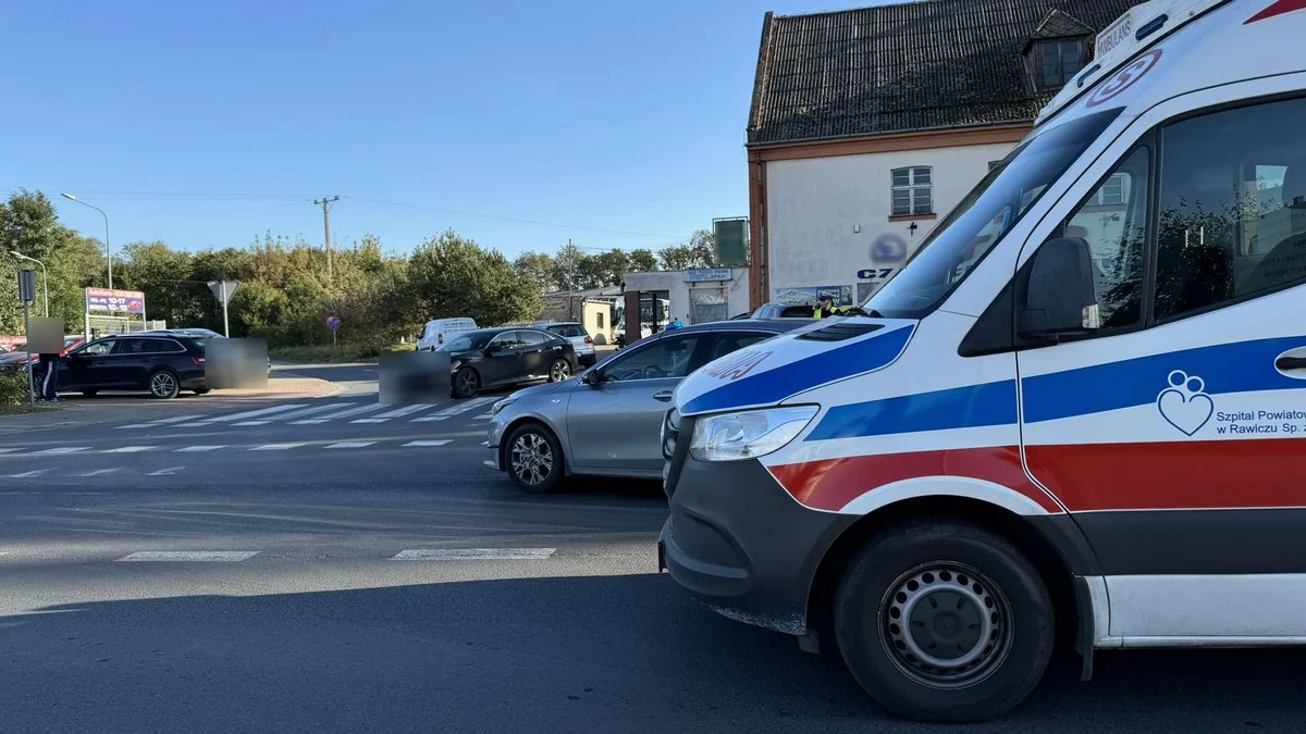 Potrącenie pieszych w Rawiczu. Nastolatki trafiły do szpitala - Zdjęcie główne