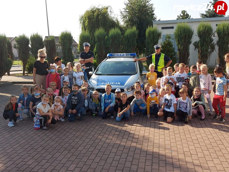 Spotkania w szkołach i przedszkolach z policjantami