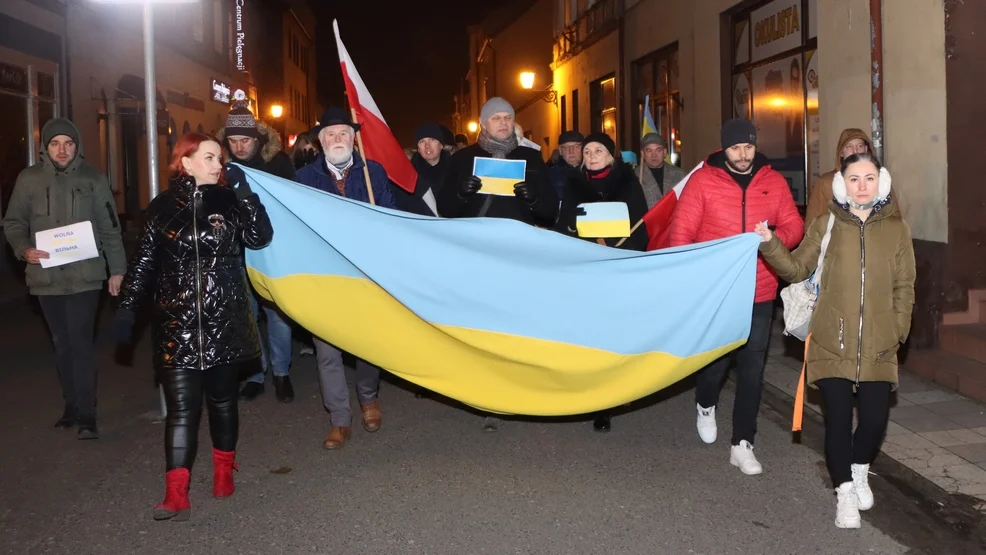 Manifestacja w Rawiczu. Polacy i Ukraińcy ramię w ramię [FILM, FOTO] - Zdjęcie główne