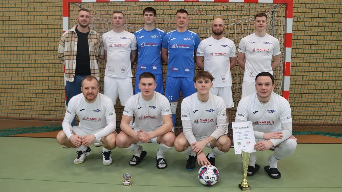 Marbud wicemistrzem III ligi futsalu. Do mistrzostwa zabrakło jednego punktu - Zdjęcie główne