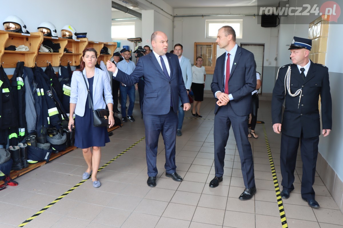 Minister Jan Dziedziczak w Pakosławiu