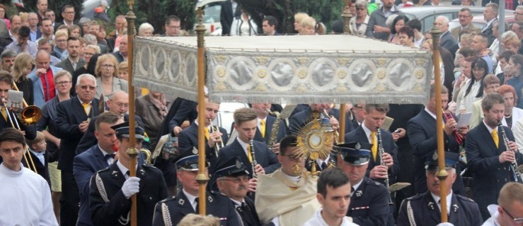 Procesja Bożego Ciała w Rawiczu [FOTO] - Zdjęcie główne