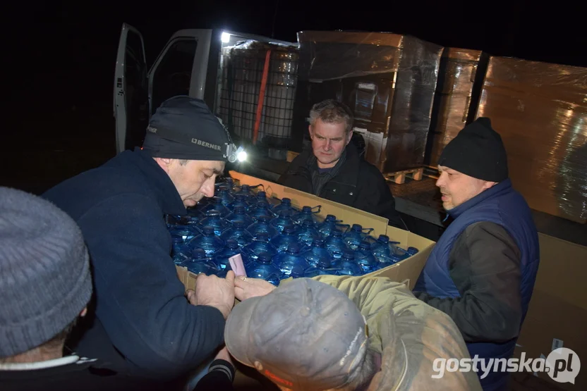 Z objętego konfliktem kraju uchodzi „morze” kobiet i dzieci. Mężczyźni między 18. a 60. rokiem życia zostają, żeby walczyć za ojczyznę