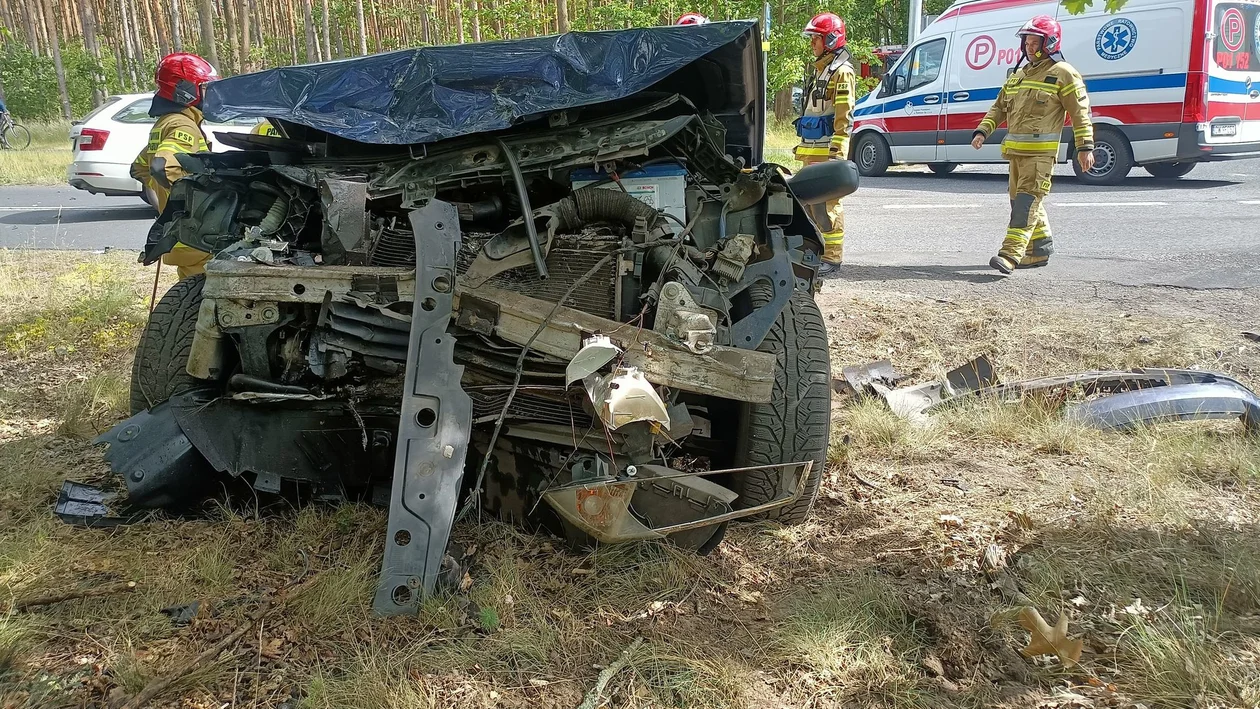 Wypadek na drodze Szymanowo - Słupia Kapitulna. Są poszkodowani [ZDJĘCIA] - Zdjęcie główne