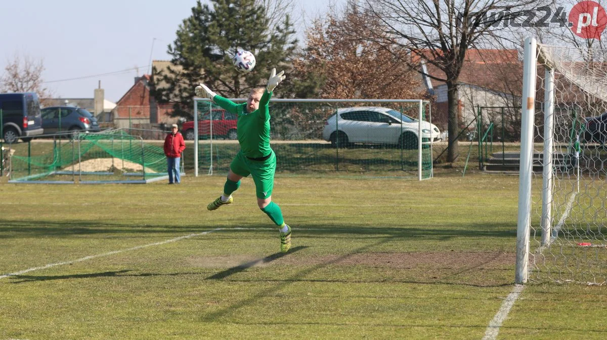 Pelikan Dębno Polskie - Piast Poniec 