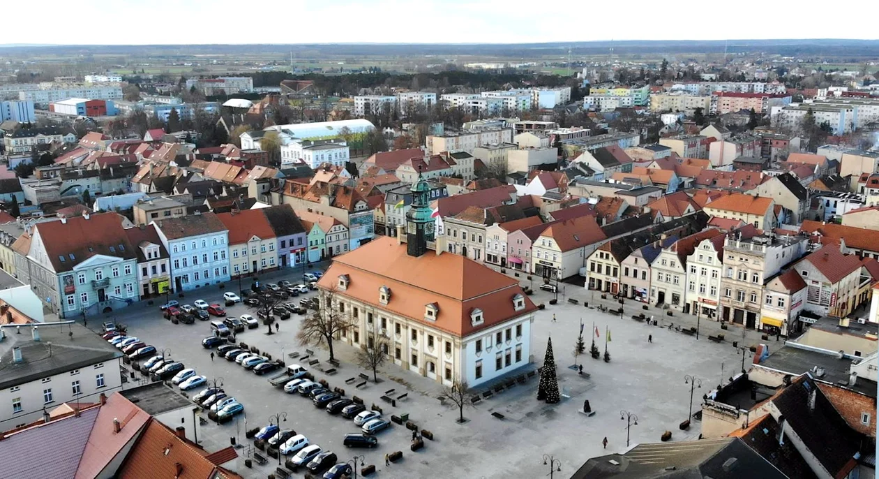 Rawicz. Kolizja na rynku. Jeden z kierowców był nietrzeźwy - Zdjęcie główne