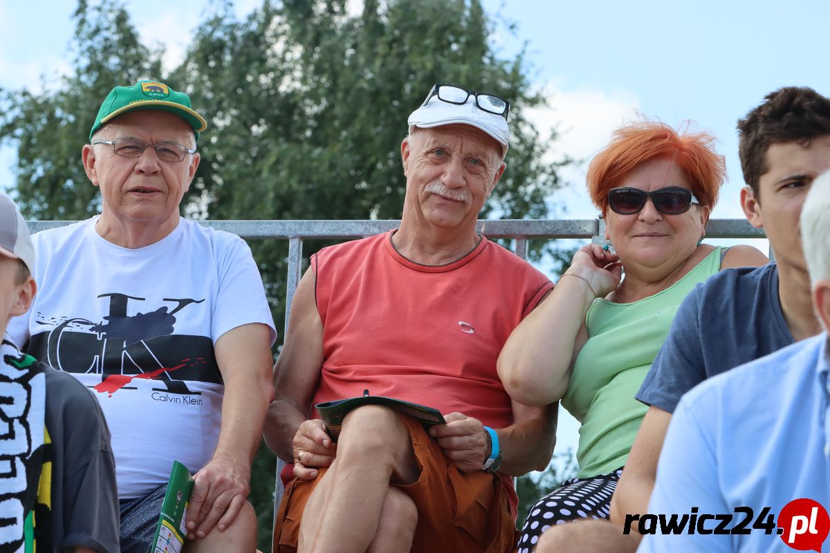 Kibice na meczu Metaliki Recycling Kolejarza Rawicz z Wolfe Wittstock