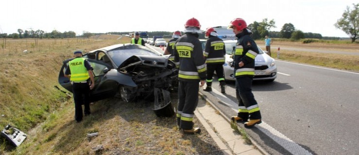 Kierowca w szpitalu po wypadku na DK 36 - Zdjęcie główne