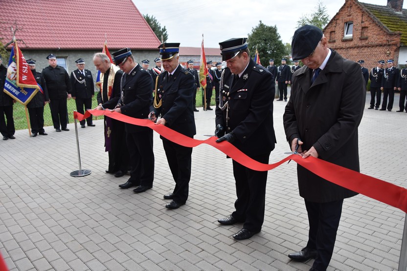 Nowa remiza oficjalnie otwarta i poświęcona [ZDJĘCIA] - Zdjęcie główne