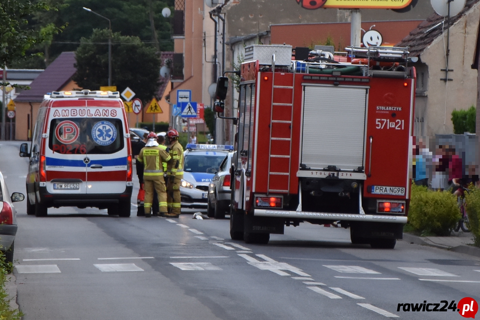 Motorowerzysta uderzył w auto - Zdjęcie główne