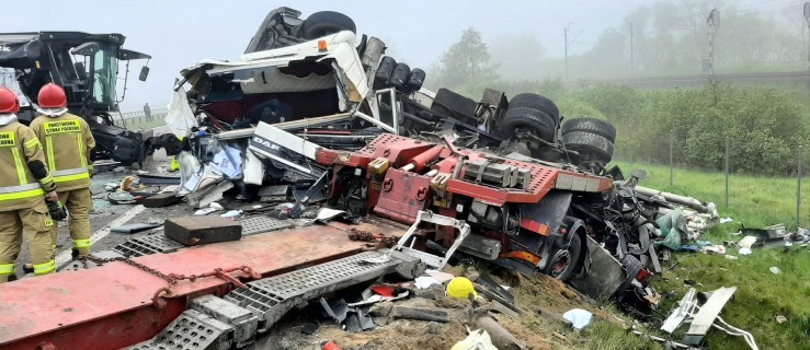 Wypadek na S5. Zderzyły się trzy samochody ciężarowe - Zdjęcie główne