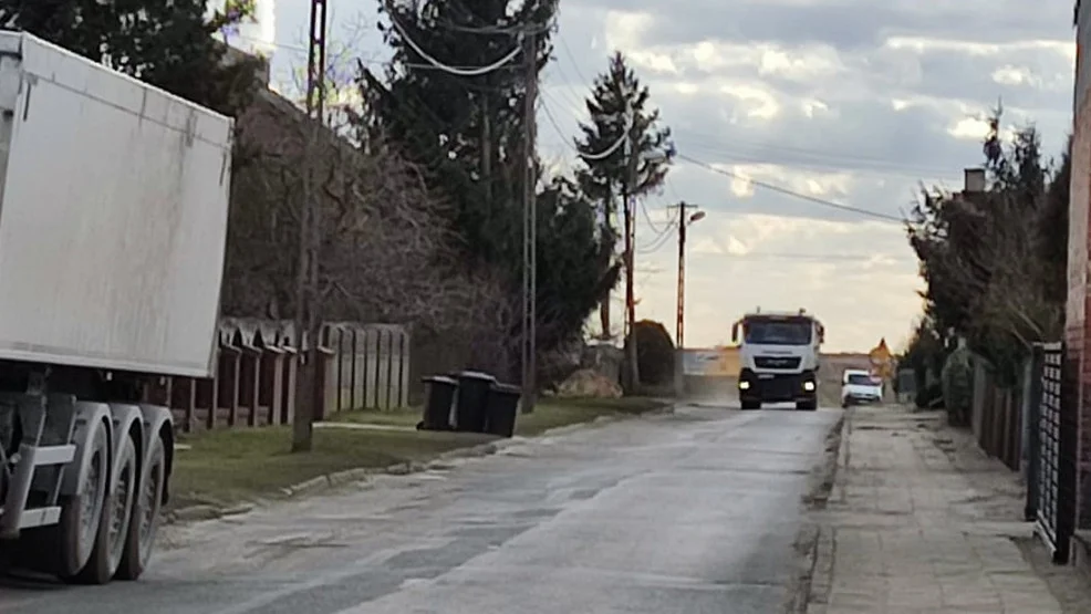 Uwaga, zamknięto gminną drogę. Dojazd tylko do pól - Zdjęcie główne