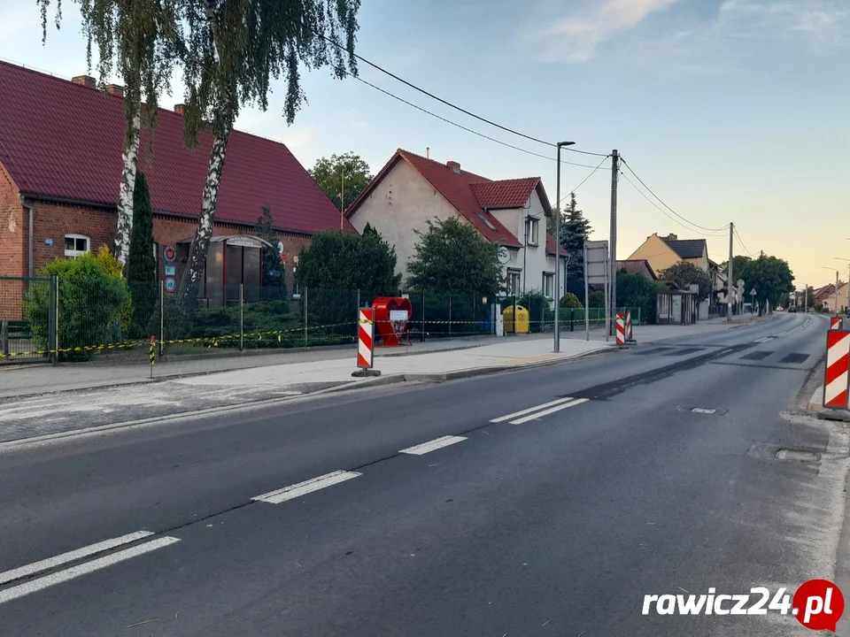 Ścieżka rowerowa i bezpieczne przejście dla pieszych w Masłowie  - Zdjęcie główne